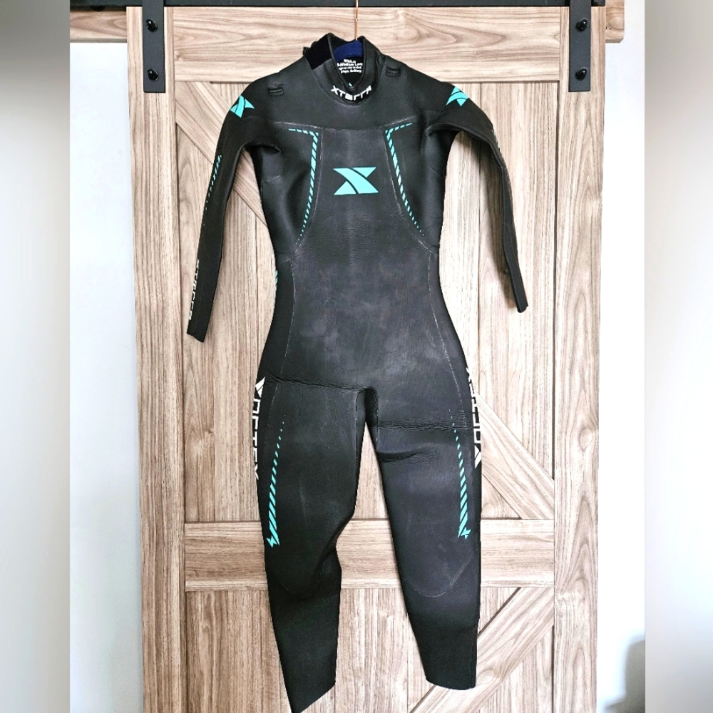 Xterra Women's Meduim Long Sleeve Wetsuit